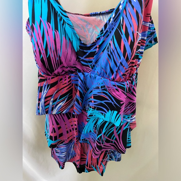 Croft & Barrow Colorful Palm Leaf Ruffled Tiered Swimsuit/Dress/Tankini - Picture 4 of 6